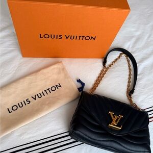 Louis Vuitton Black Leather Shoulder Bag with Gold Chain